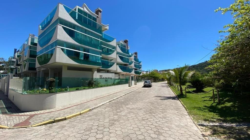 Solar Das Ilhas - Aconchegante Apartamento Na Linda Praia De 4 Ilhas 邦比尼亚斯 外观 照片